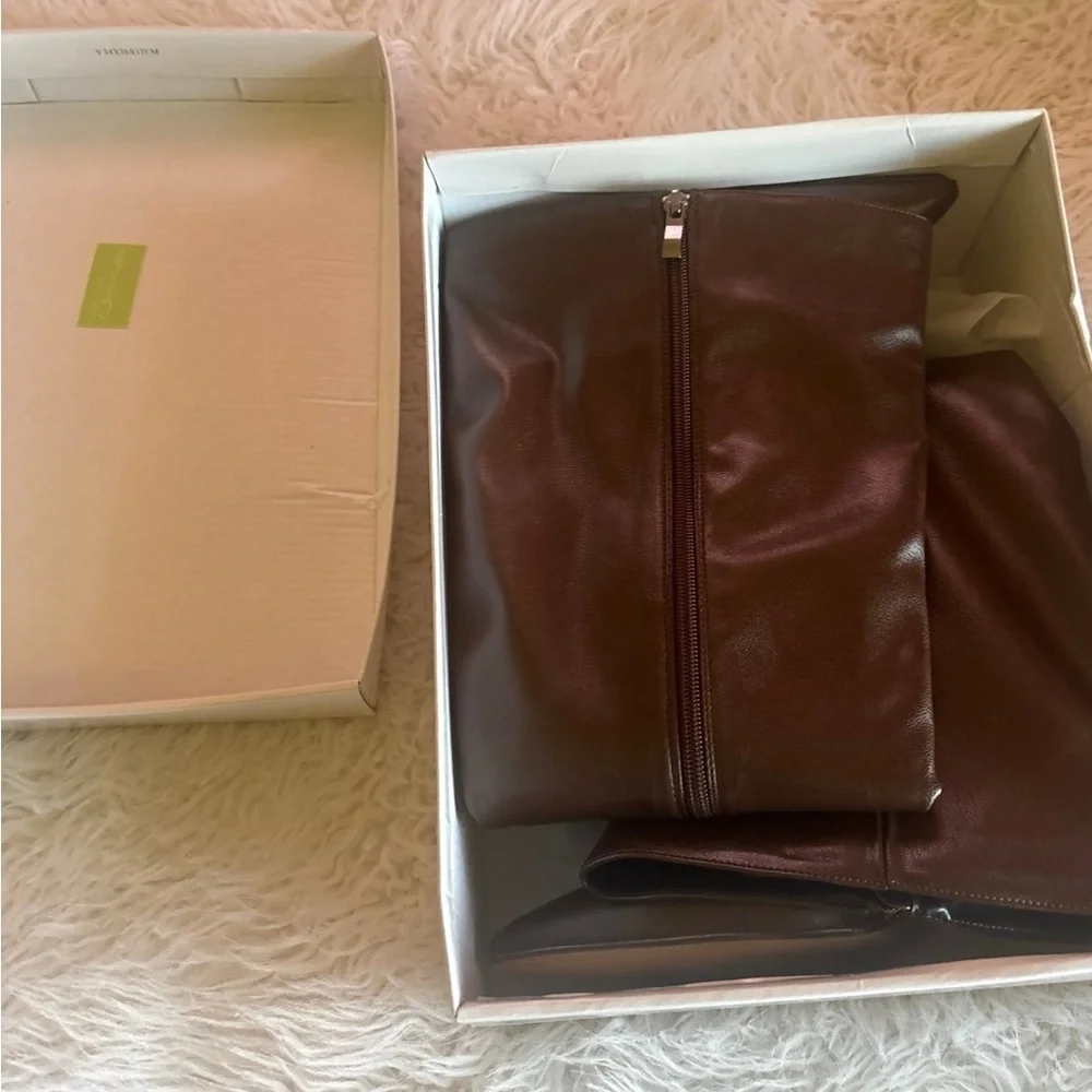 Brown boots - Picture 5 of 10